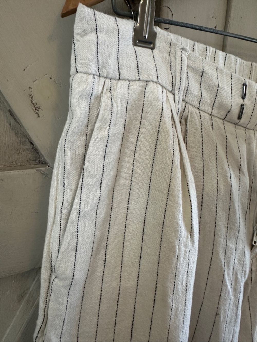 A New Day Linen Blend Pinstripe Cropped Pants Size 10 Cream Black Striped - Picture 3 of 8